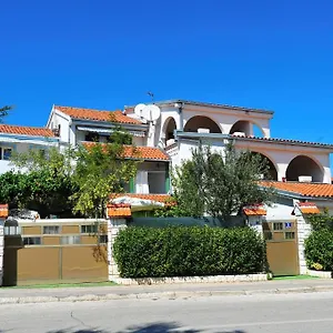 And Anika krevet i doručak