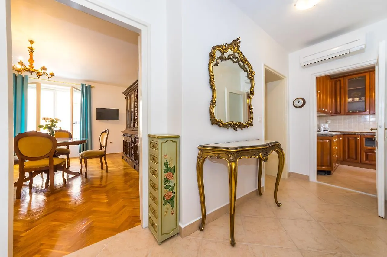 Apartman Verdi 자다르 아파트